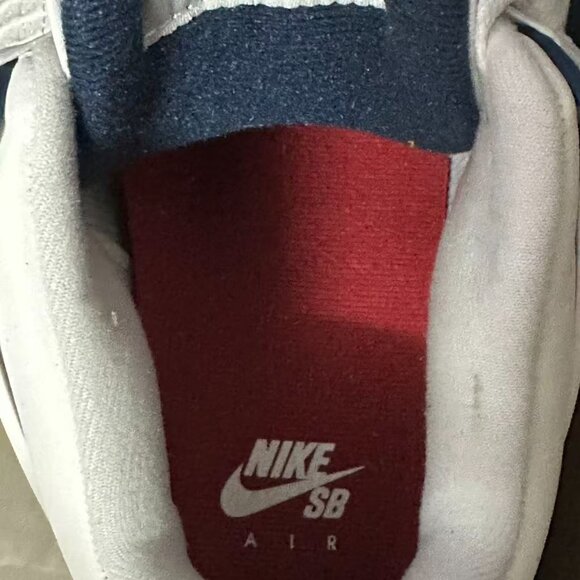 AIR JORDAN 4 RETRO SP - Picture 8 of 10